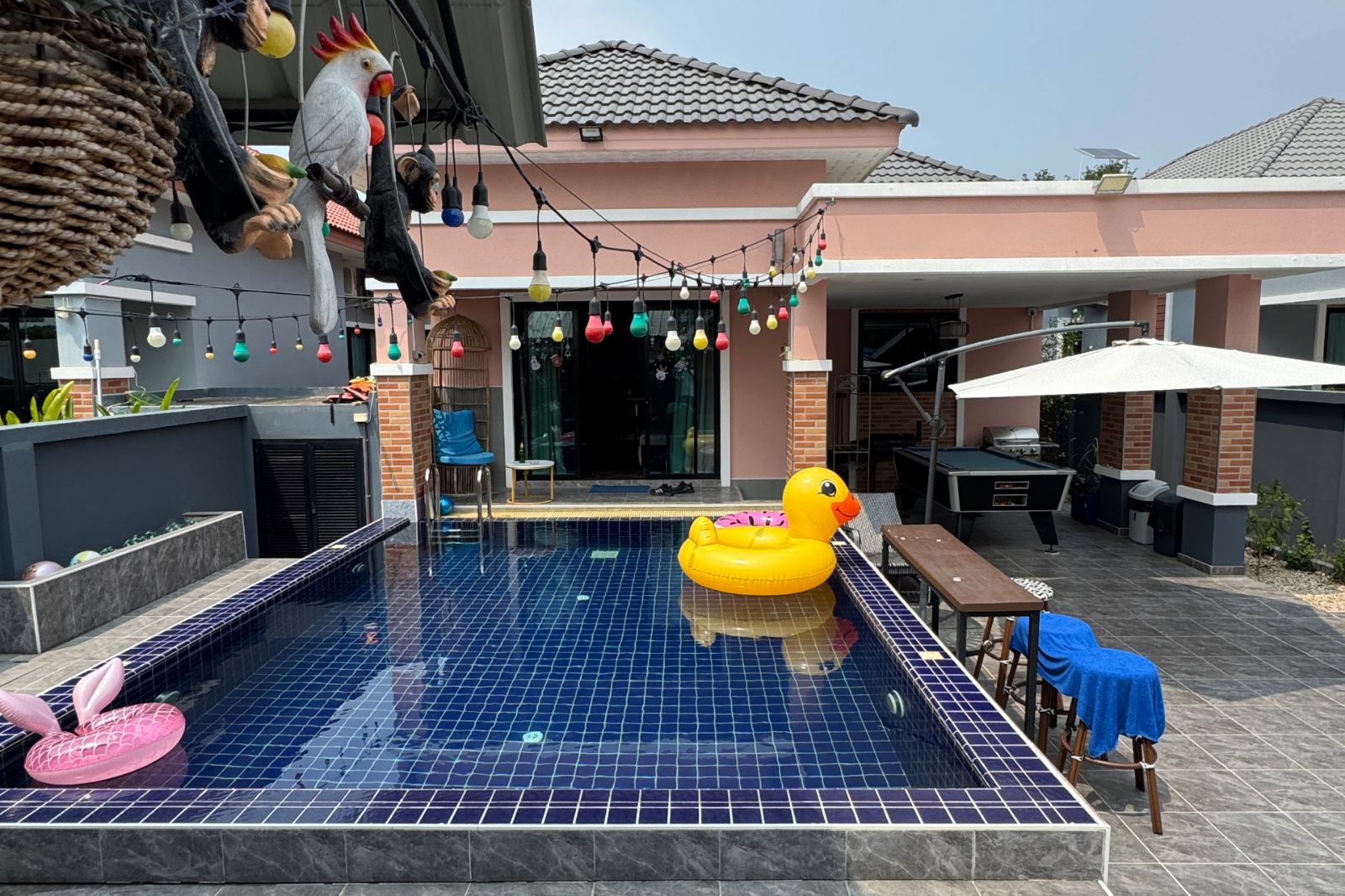 Baanmesuk Pool Villa